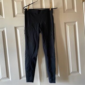 2XU Black 7/8 Leggings Workout Tights Small